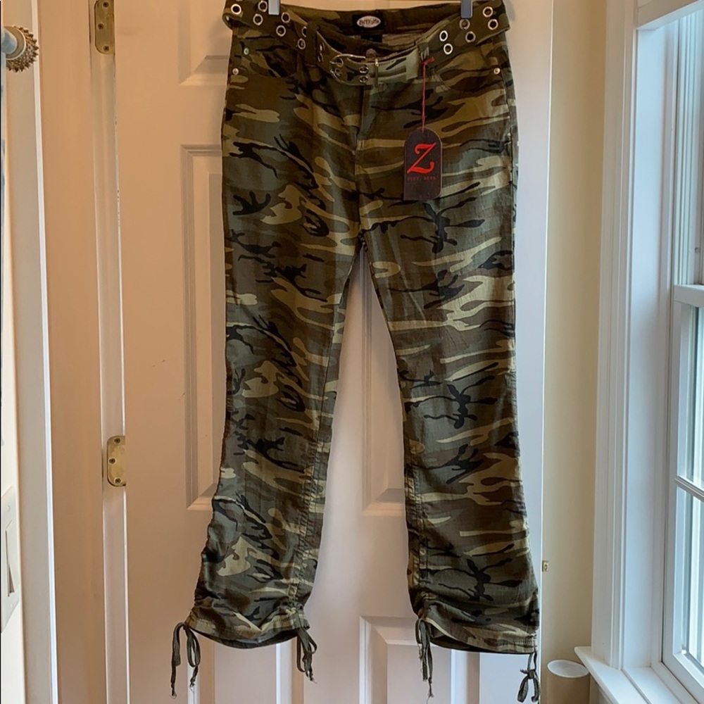 Zoey Beth size XL Camouflaged Pants